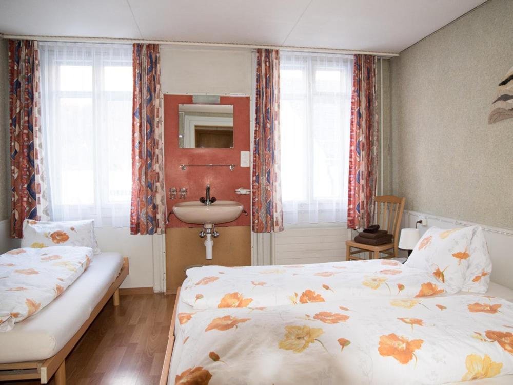 Hotel Restaurant Raben Linthal Bagian luar foto