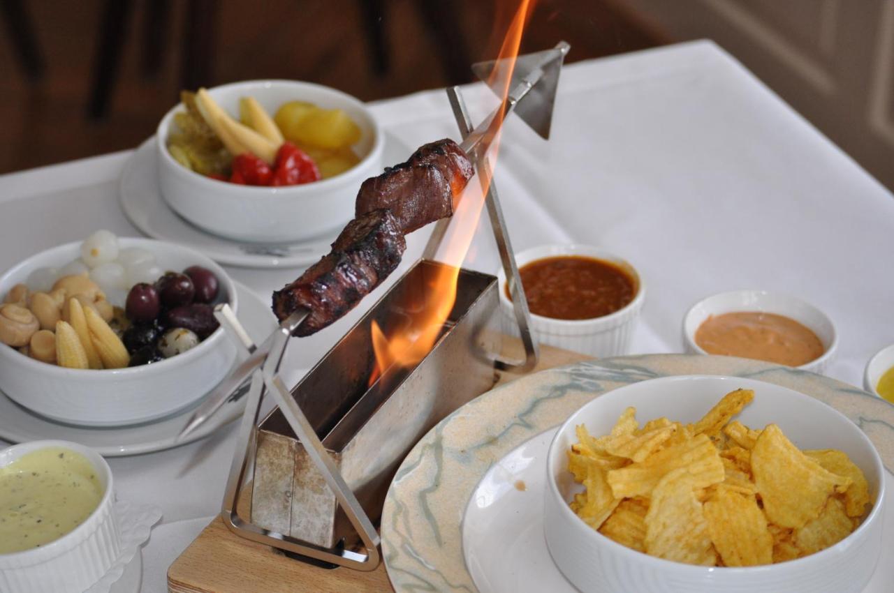 Hotel Restaurant Raben Linthal Bagian luar foto